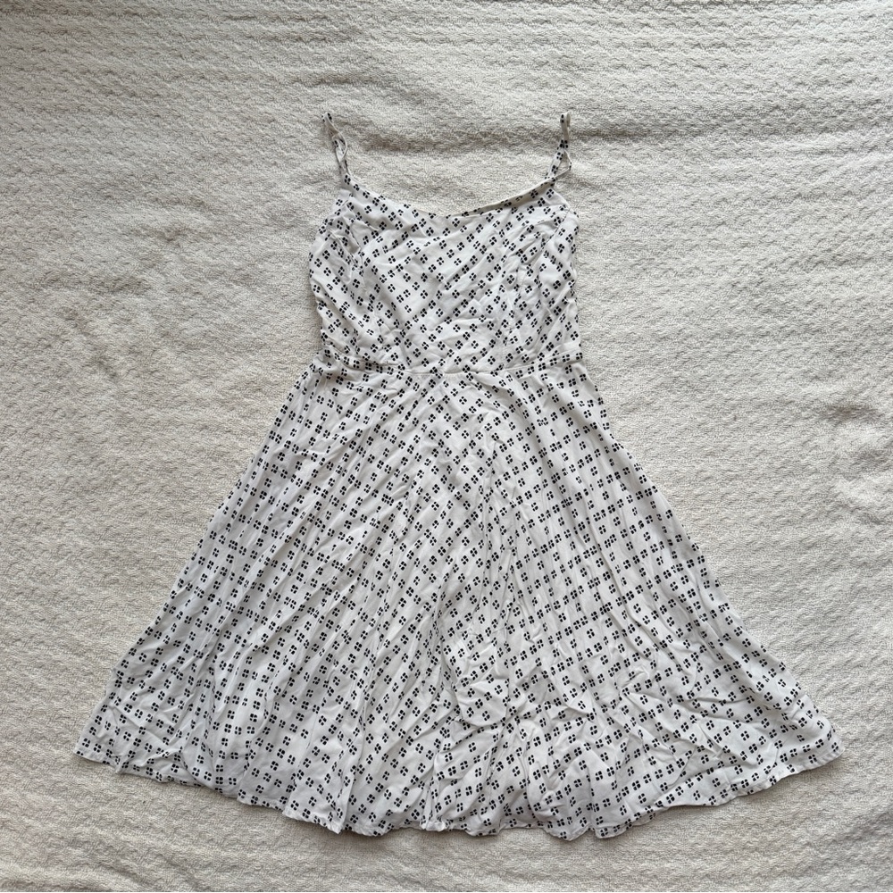 Women’s Size Xs Old Navy Black and White Patterned Dress